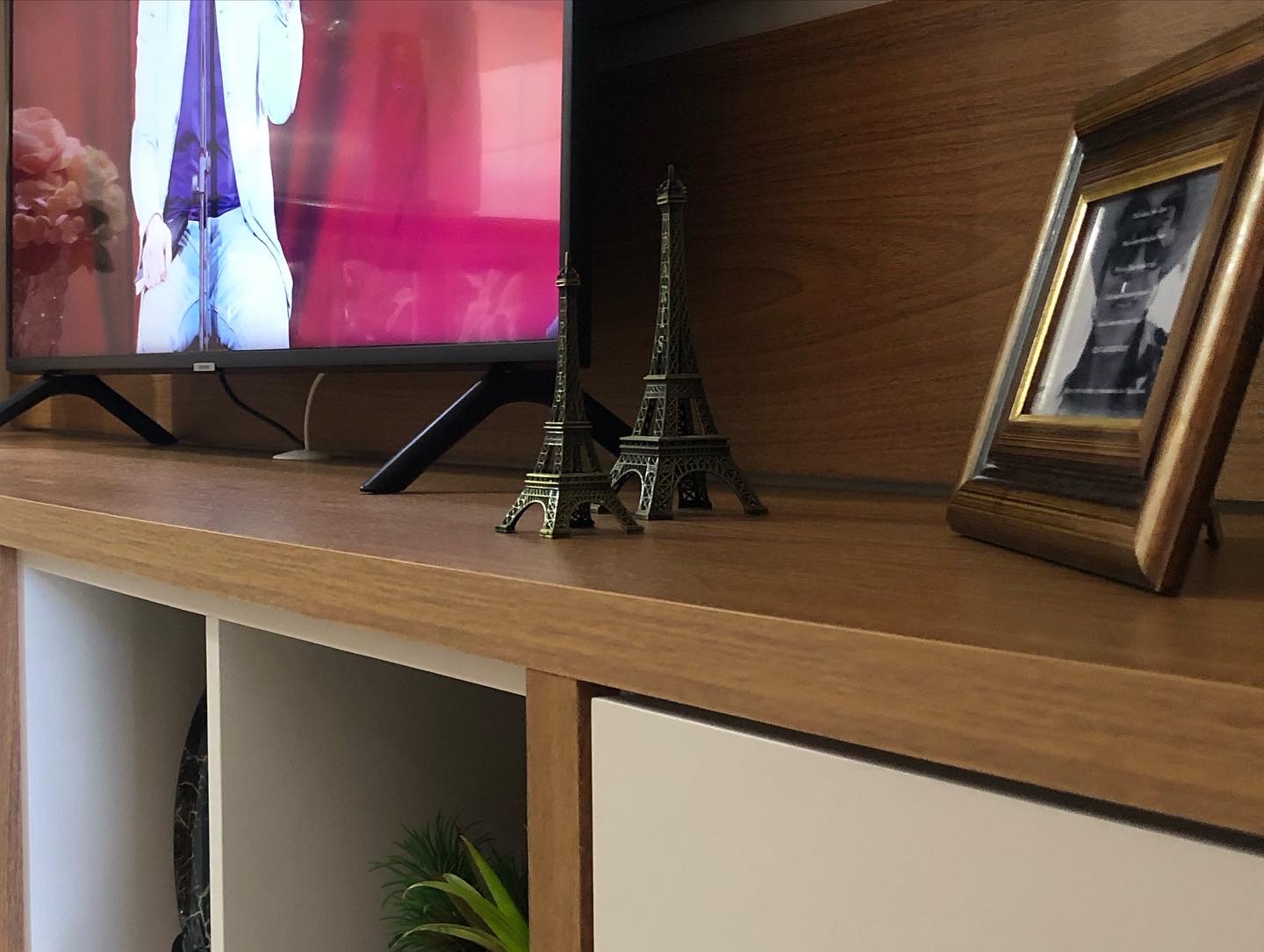 EF4BA5C7-FC42-4104-A8DA-9A5F8420B303