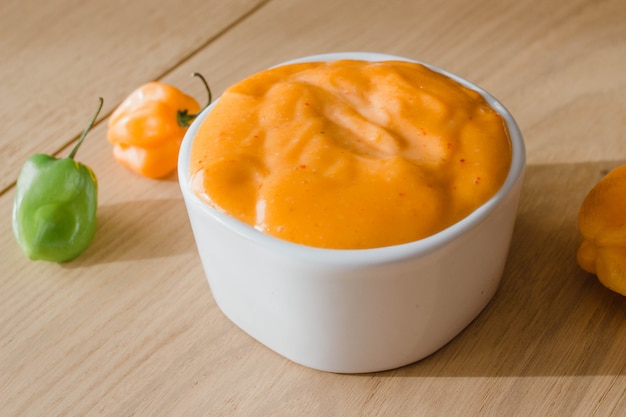 salsa-habanero-salsa-picante-taco-mexicano-hecha-chile_163252-28